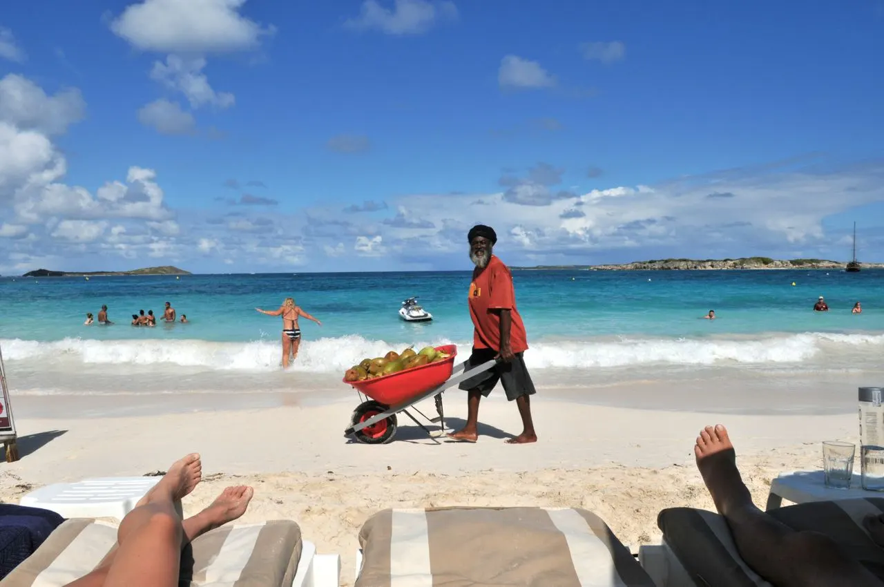 St Martin Plage di Orient Bay Coconut Man | World-Adventurer
